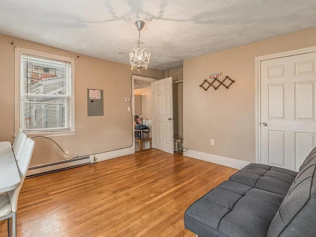 2 bed, 850 sqft, $2,400 — Photo 3