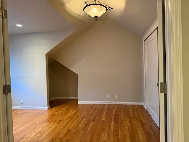 1078 Byerley Ave — Photo 34