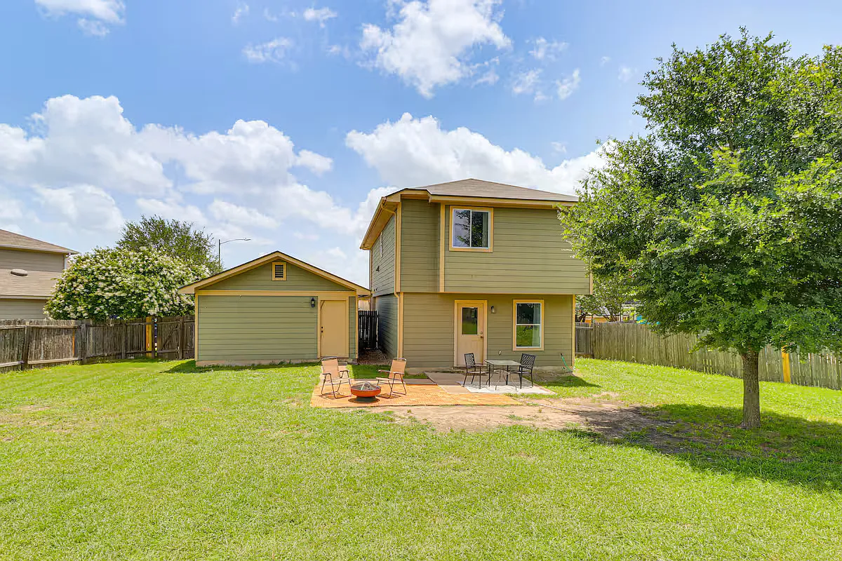 3 bed, 2.5 bath, 1567 sqft, $2,295 — Photo 4