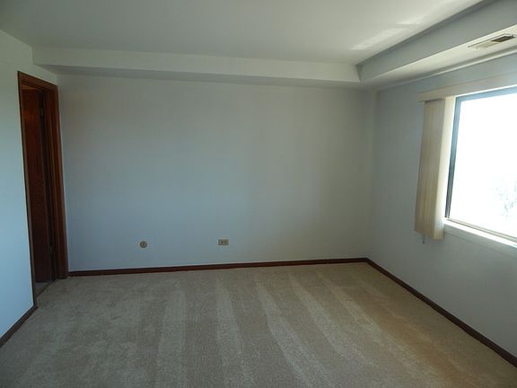 5th image of 7650 W Lawrence Ave Unit 310