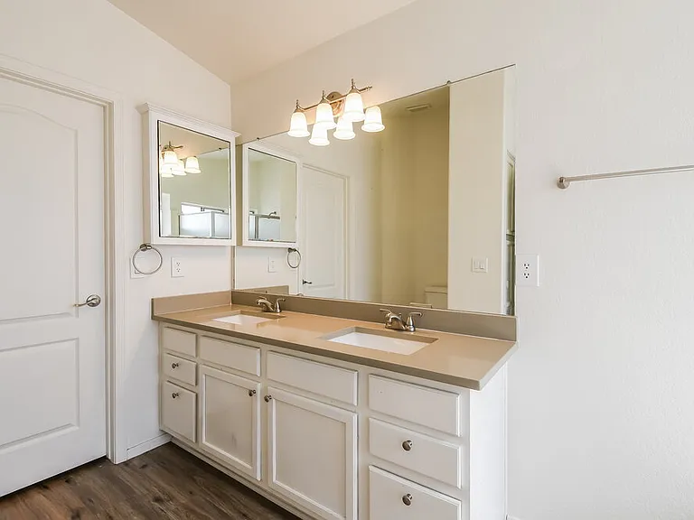 1058 S Sierra St — Photo 12