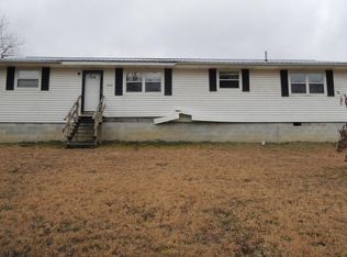 219 Clarence Lee Rd, Lancing, TN 37770