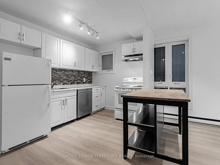 41 Summerhill Ave #2 — Photo 11