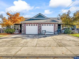 1849 8th St, Springfield, OR 97477