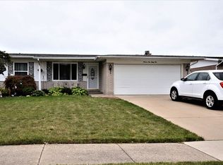 14985 Yorkshire St, Southgate, MI 48195