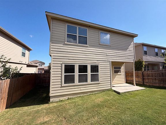 5th image of 276 Circle Way #26E