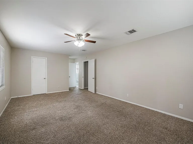 643 Ames St — Photo 22