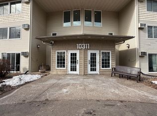 10311 Cedar Lake Rd APT 111, Minnetonka, MN 55305