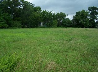 404 S Delphine St, Terrell, TX 75160