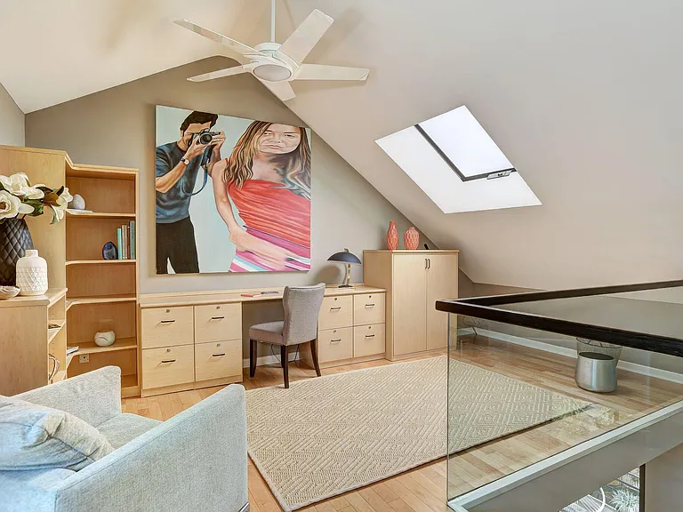 Loft/office (not included in square footage)