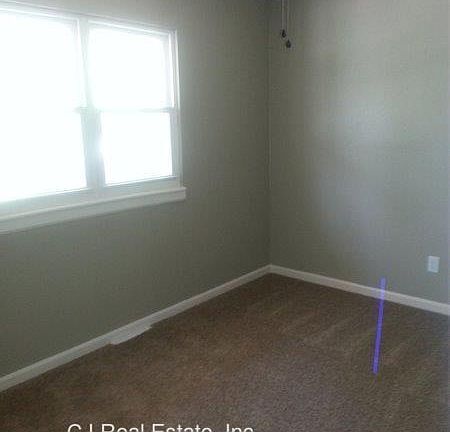 4th image of 332 N Downey Ave