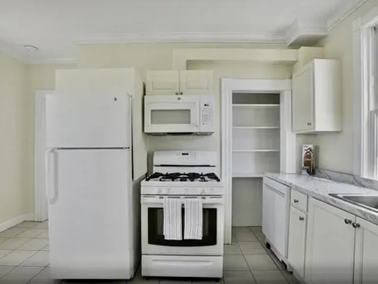 163 Coleridge St #2 — Photo 7