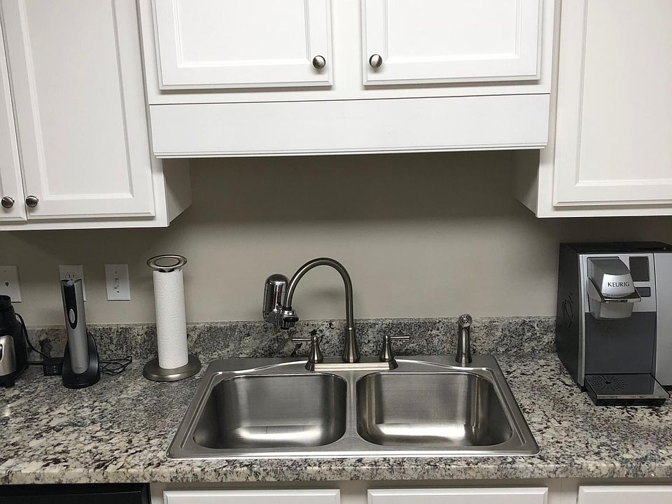 1st image of 28 Lane Dr #28