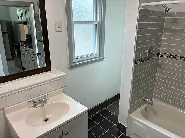 1430 N Leamington Ave #2 — Photo 7