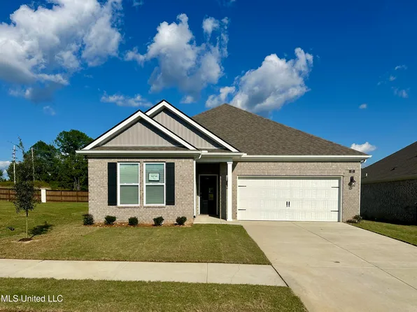 17 Harvest Dance Dr, Byhalia, MS 38611