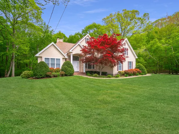 42 North Woods Road, Hamden, CT 06518