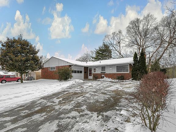 2nd image of 6941 Laird Ave