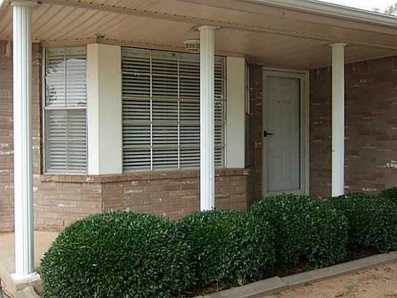 3rd image of 402 Beacon Ave