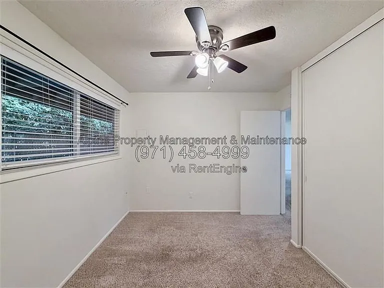 925 NW Joy Ave #4 — Photo 11