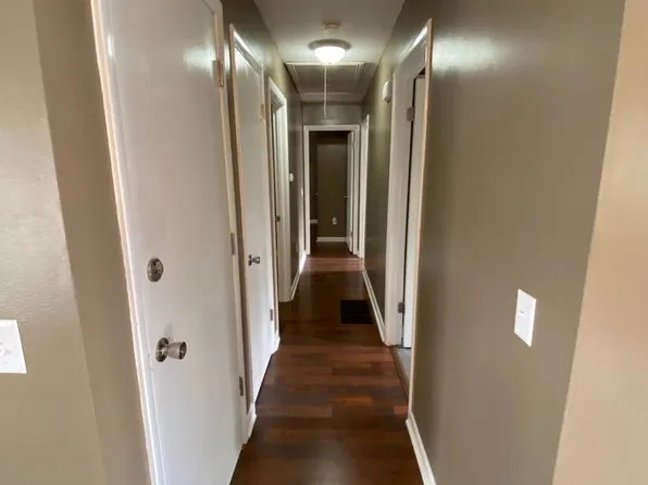 221 Ridgewood Dr, Trussville, AL 35173