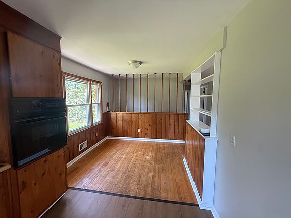 4th image of 517 Elden Ave