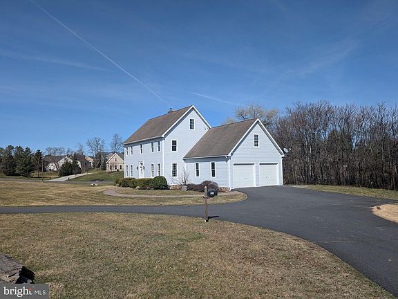 3rd image of 1520 Herrs Ridge Rd