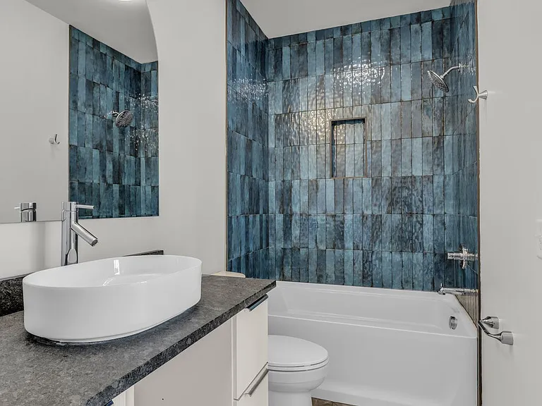 1130 E 14th St #104 — Photo 16