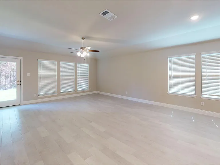 1420 Elizabeth St — Photo 6