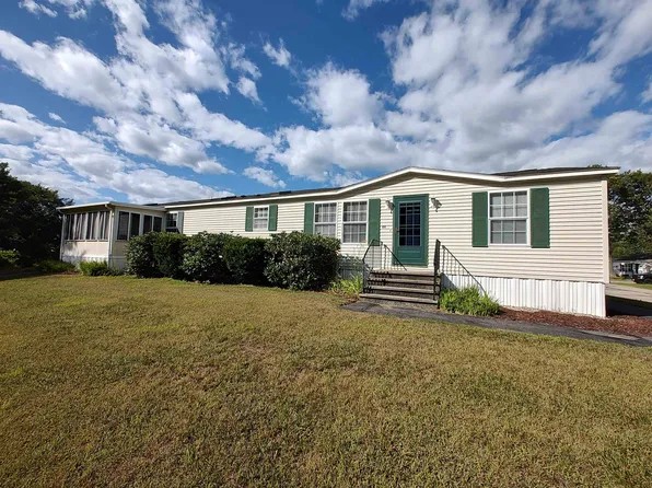 44 Hawaii Lane, Rochester, NH 03867