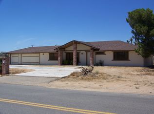 13596 Lakota Rd, Apple Valley, CA 92308