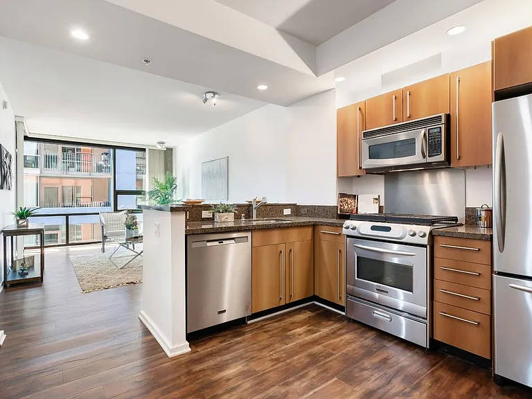 350 11th Ave #626 — Photo 1