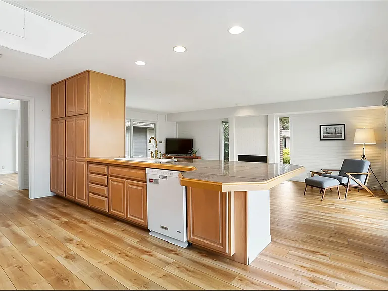 777 Ruddiman Dr — Photo 12