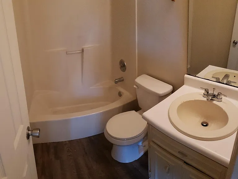 230 Lanier Dr #215 — Photo 30