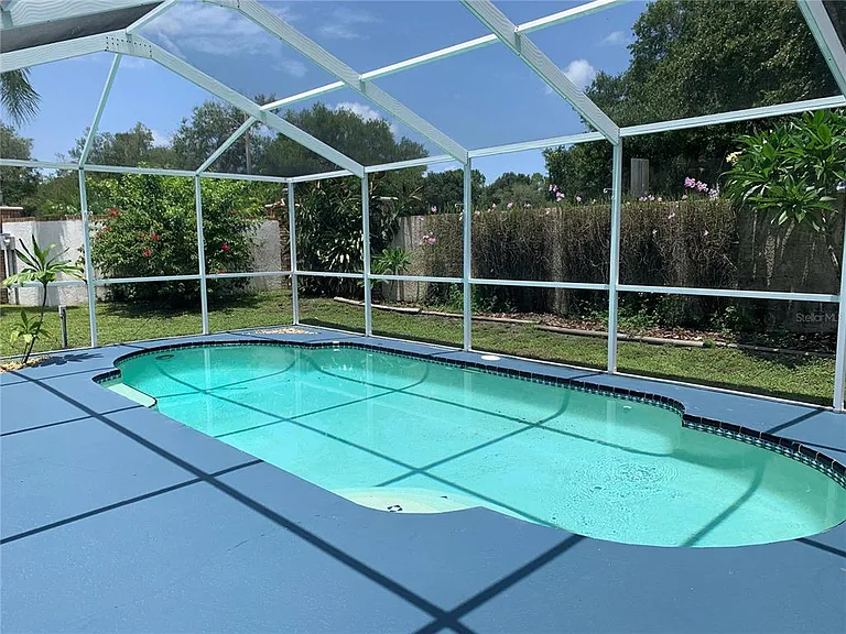 11417 Glenmont Dr — Photo 2