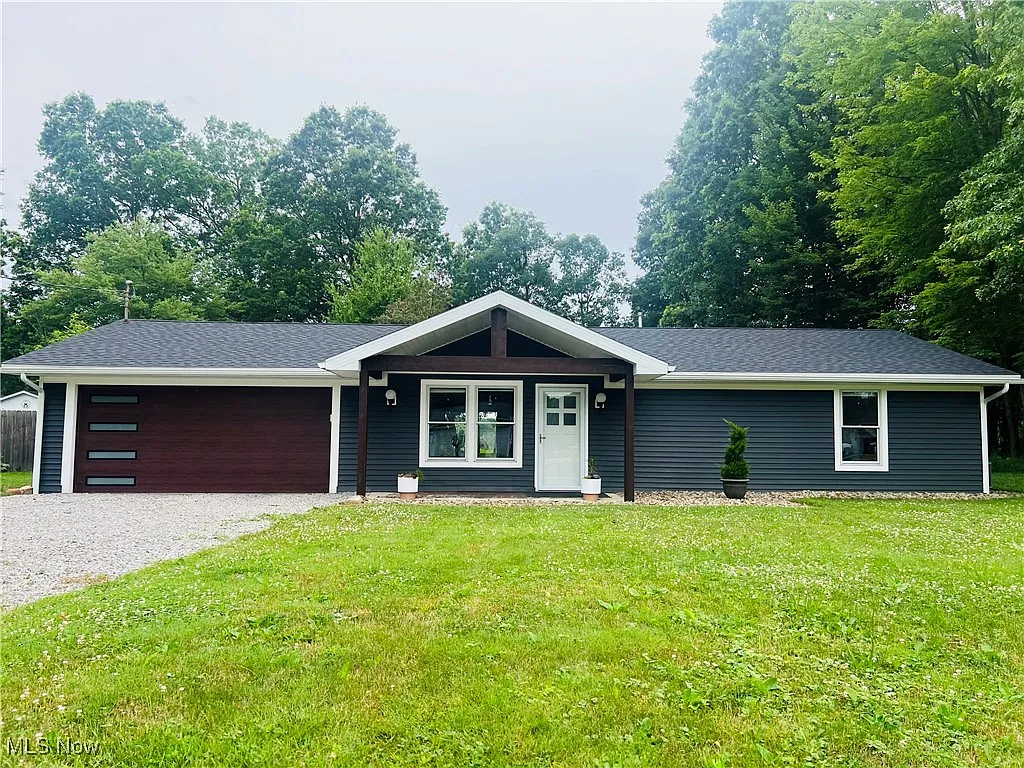 18077 Hillcrest Dr photo 1