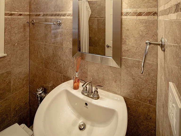 1224 W Jarvis Ave #2N — Photo 15