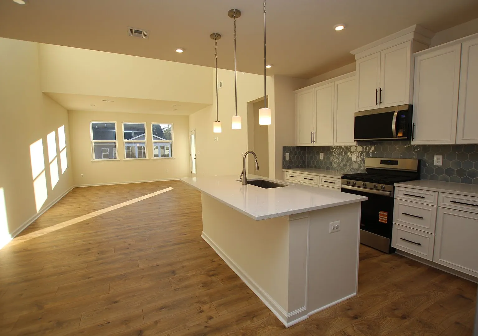 Comfortable Ocean View Townhome Near Delaware's Beautiful Beaches! — Photo 3