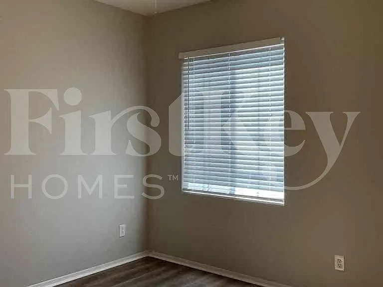 13034 W Ash St — Photo 10