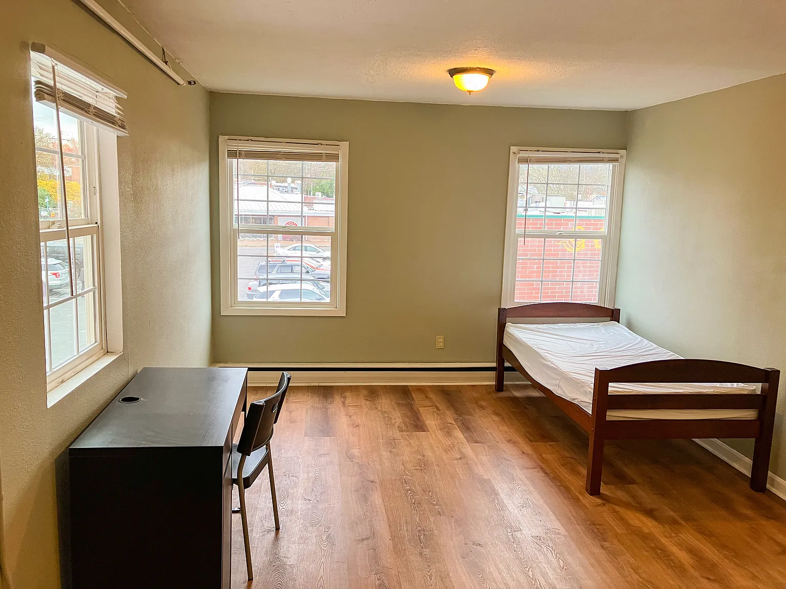 1 bed, 7138 sqft, $500 — Photo 2