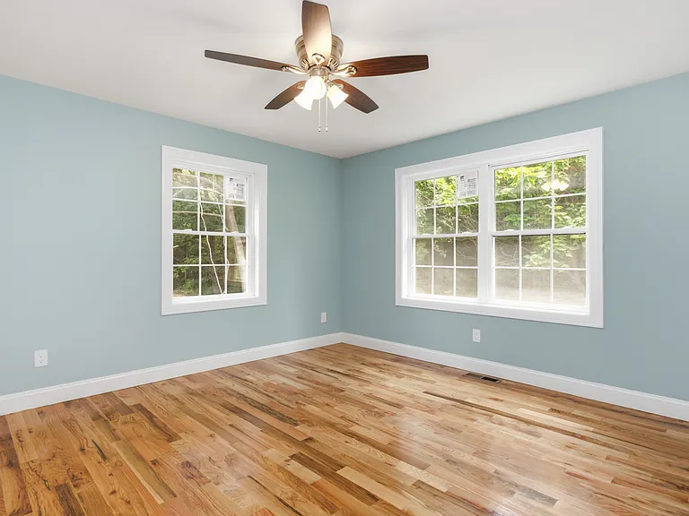 470 Oakville Ave — Photo 21