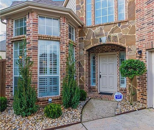 2nd image of 1529 Parkwood Dr