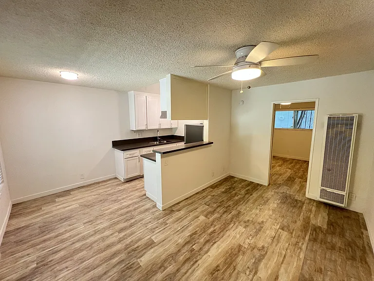 Navy Street Apartments — Photo 3