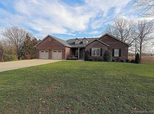 416 Paiute Ln, Cape Girardeau, MO 63701