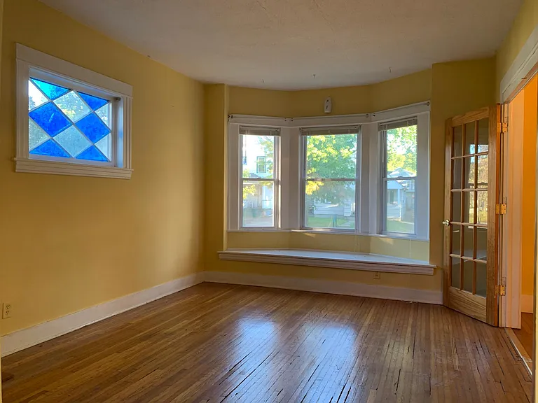 85 Spruce Ave — Photo 3