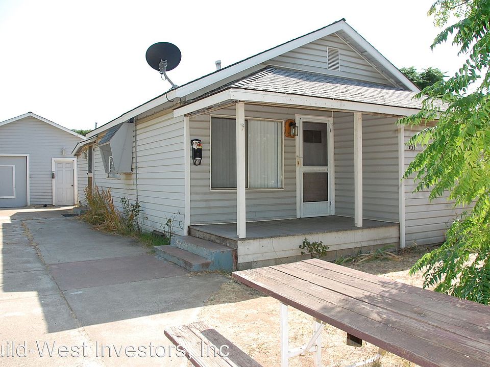 1st image of 551 1st St