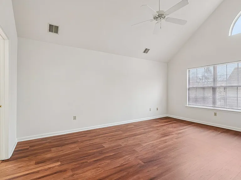 Autumn Park Apartments — Photo 67