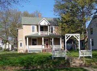 1135 SW Plass Ave, Topeka, KS 66604