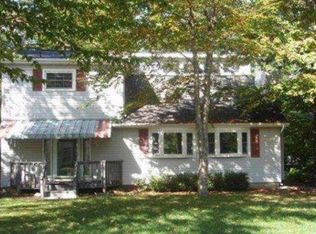 4632 Burnside Dr, Tobyhanna, PA
