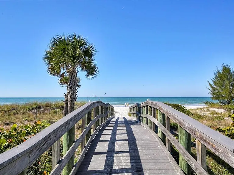 11730 Shipwatch Dr #305 — Photo 18