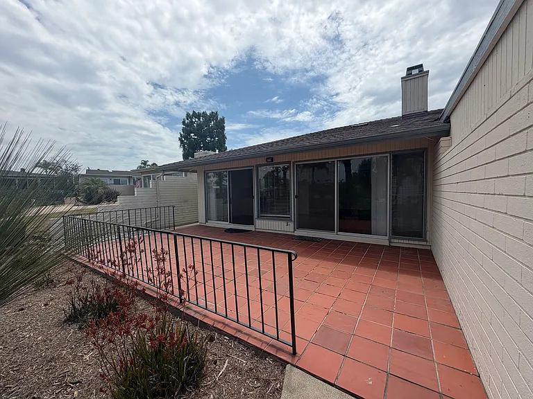1424 La Linda Dr — Photo 17